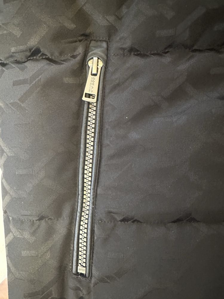 Яке Monogram Puffa guess
