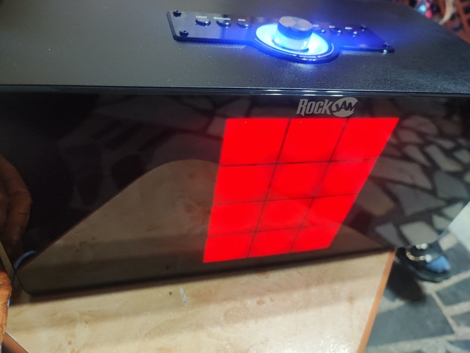 Boxă cu jocuri de lumini