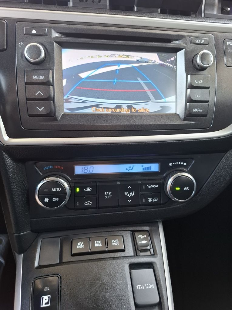 Toyota Auris 1.8 Hybrid  99 к.с 2015г.
145 000 км
Напълно обслужена
См