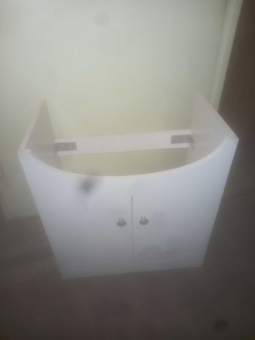 Шкаф за баня за стена практичен 60/30/54