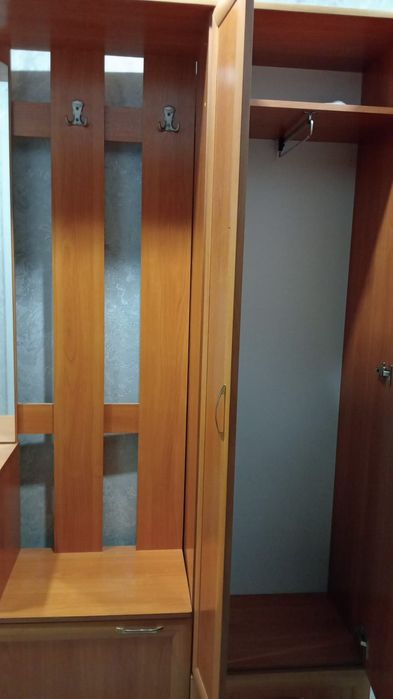 Продам  прихожую