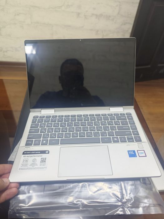 HP Envy x360 14-es1013dx/14.0" FHD IPS/Core 5 120U/DDR4 8GB/SSD 512GB