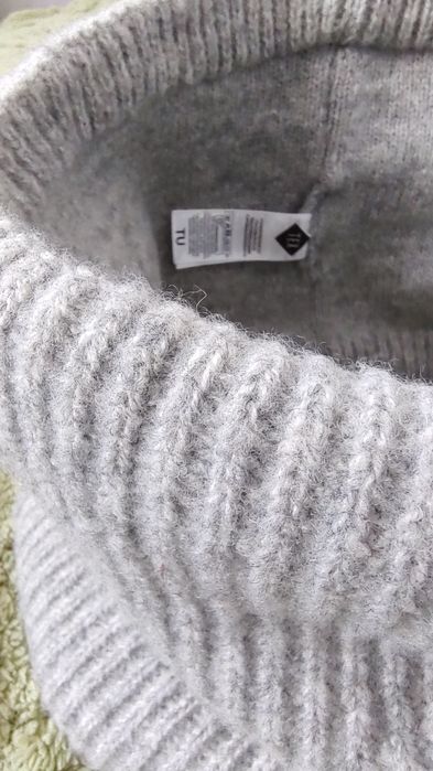 căciulă dublată polar+fular circular TEX ,nou