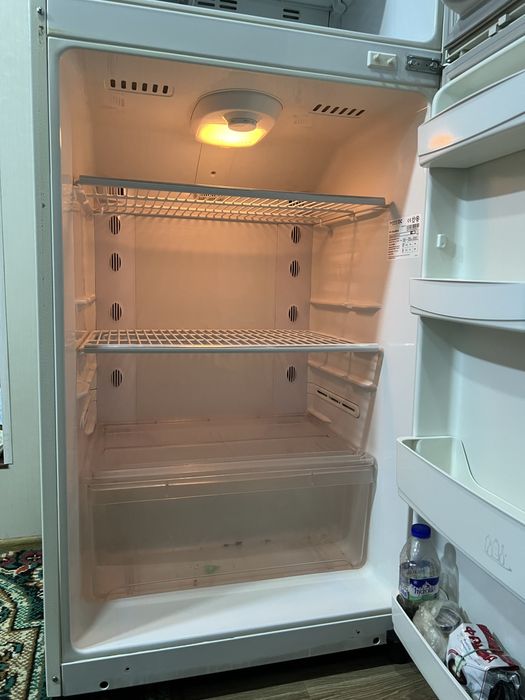 Холодильник сотилади срочна! Daewoo