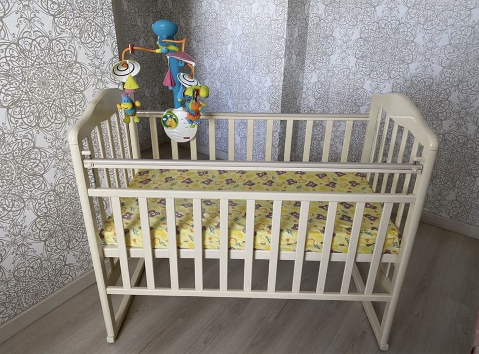 Детская кроватка