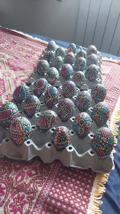 Ouă încondiate de rață și lemn