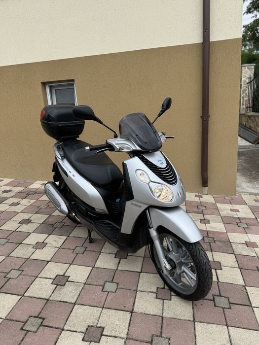 Scuter Piaggio Carnaby 125