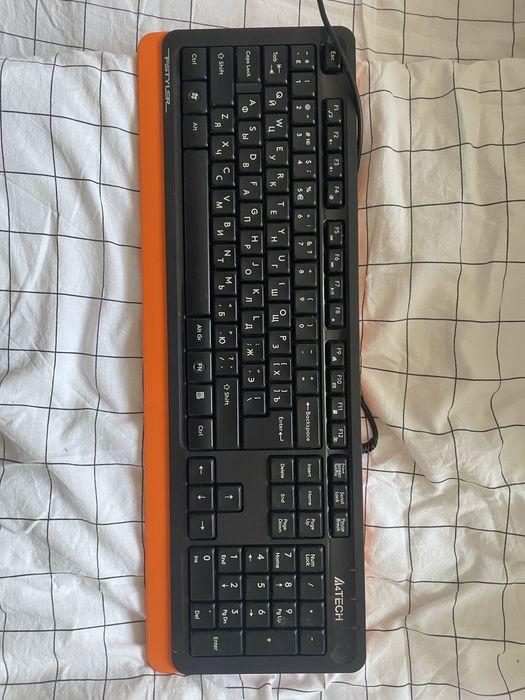 Продам проводную клавиатуру A4Tech Fstyler FK10 (оранжевая, USB)