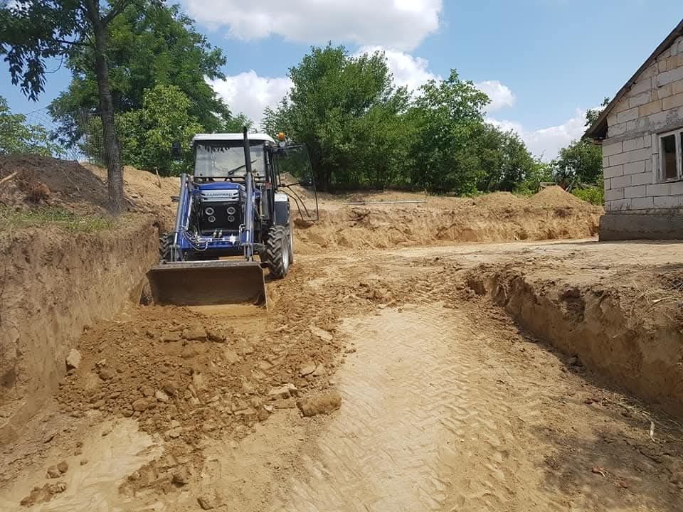Vând tractor Farmtrac 4x4 46 cp.