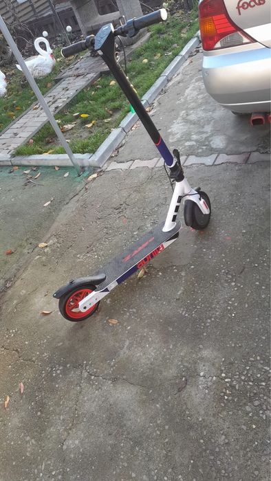 Trotineta electrica aprilia