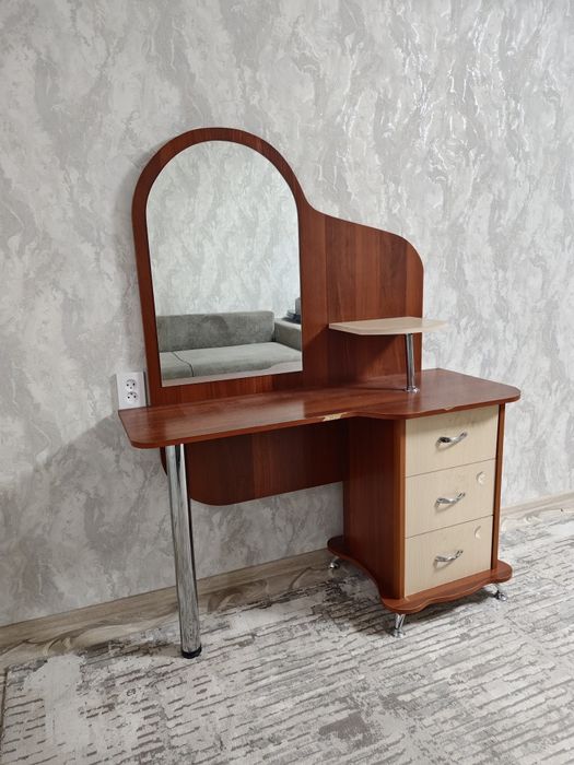 Туалетный столик