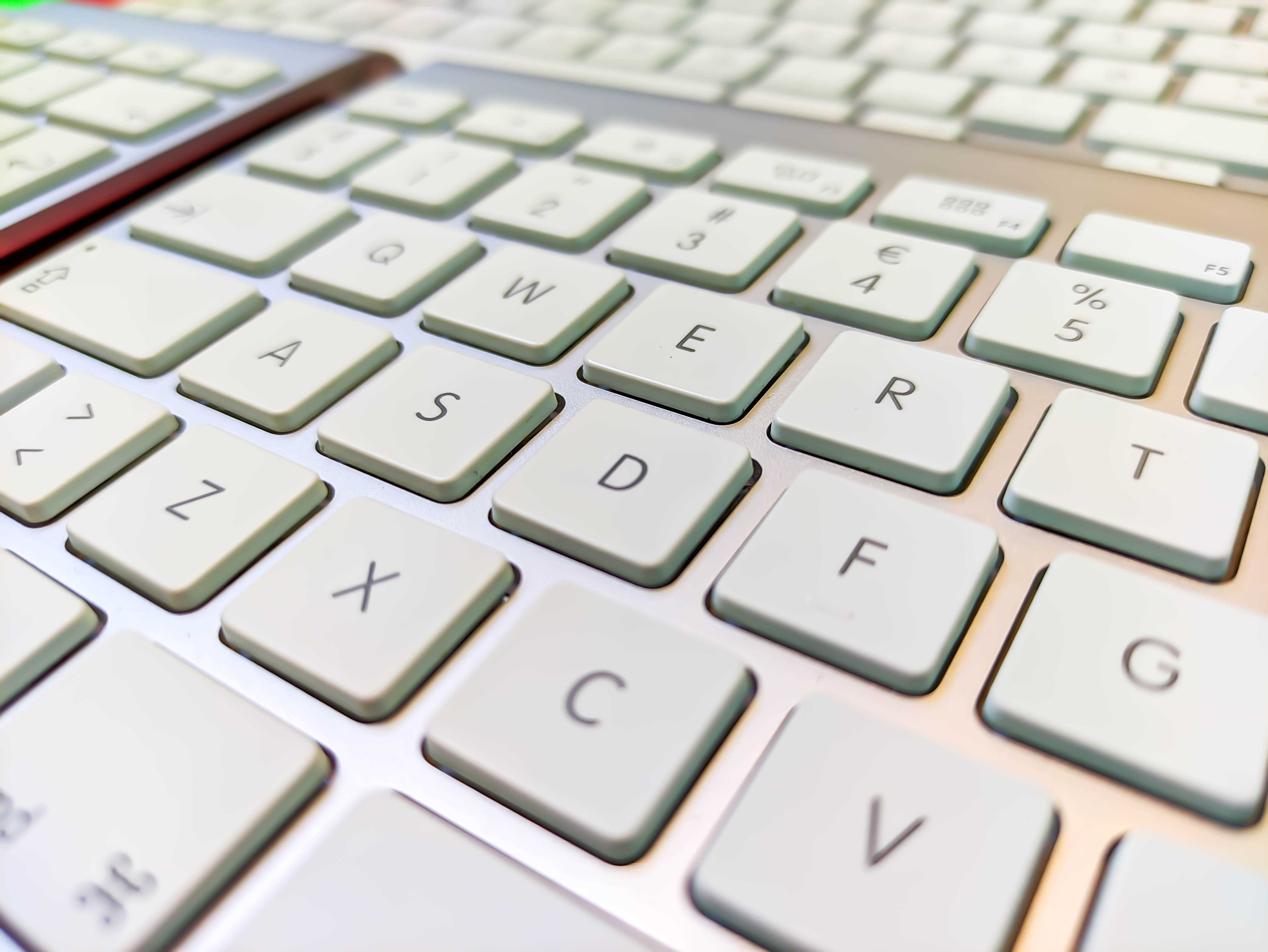 Apple Magic Keyboard A1314 безжична клавиатура, bluetooth, перфектна