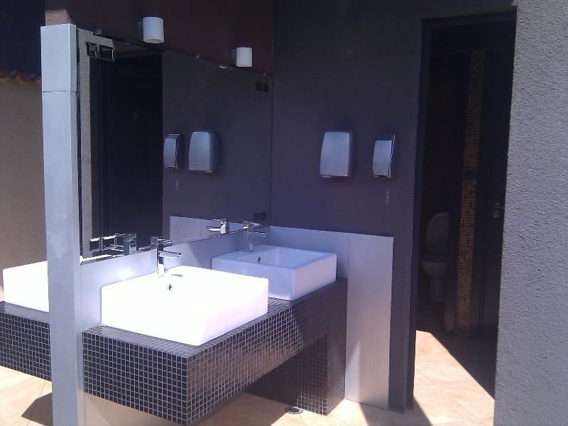 Продава се Заведение в с. Рибарица, Област Ловеч - 1606 кв.м за 215 €/кв.м - Снимка #1