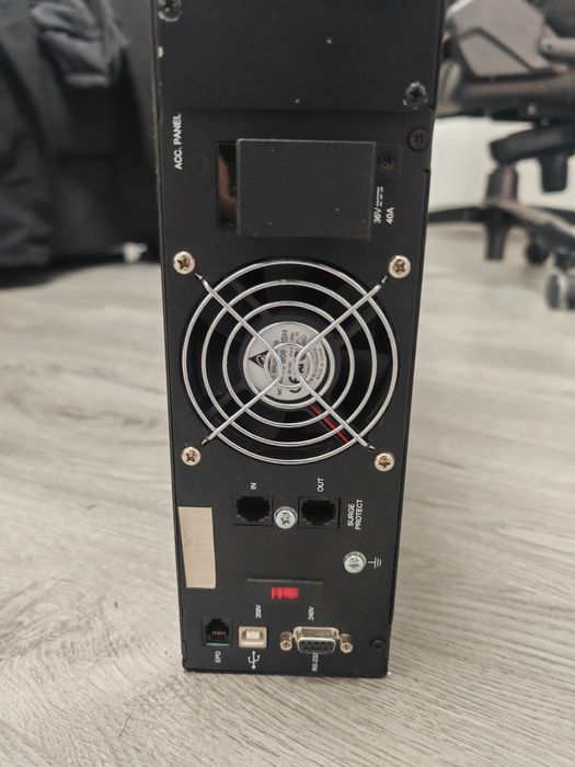 Vând UPS Mustek PowerMust 1200W, este tip line interactive,