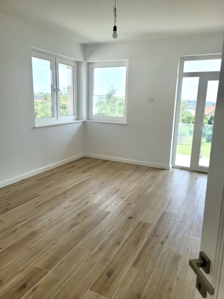 Casă exclusivistă 4 camere si 660 mp teren str. Izvorului 103A Oradea