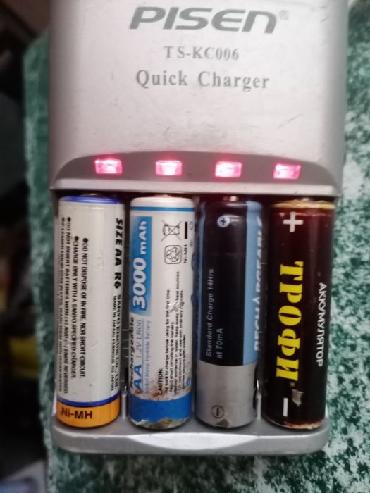 Зарядные устройства для пальчиковых батареек и аккумуляторов