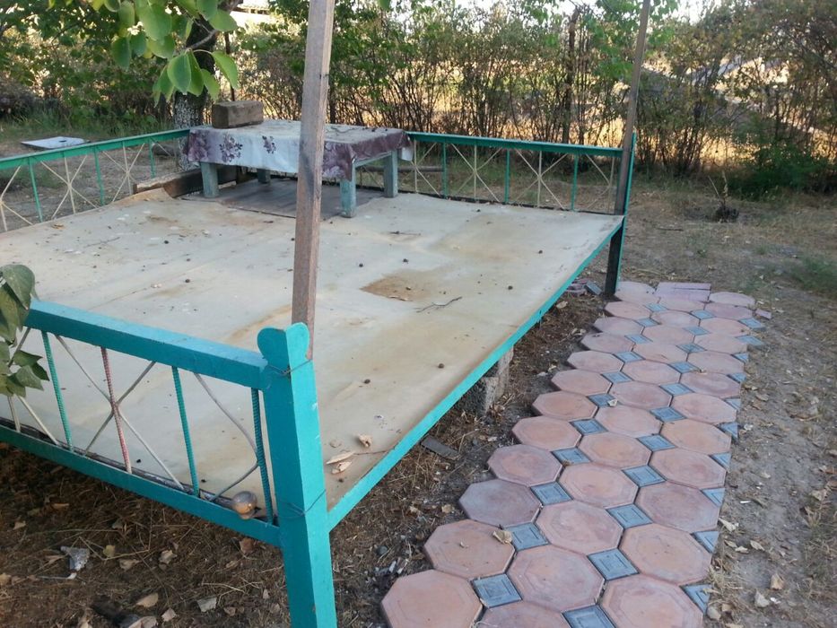 Продаются топчан большой 3,5*2,5 железный ,уголок толстый советский