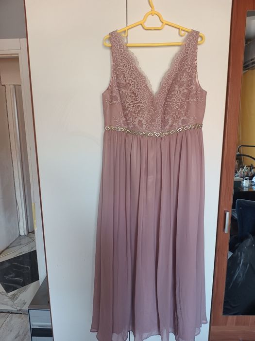 Официални рокли за специални поводи