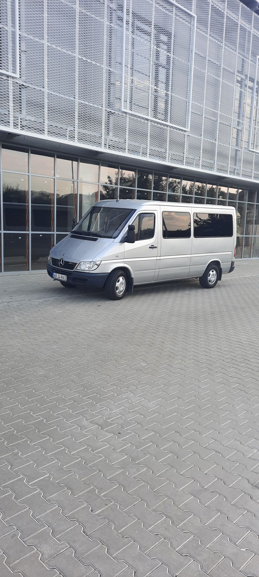 Mercedes Sprinter Transport persoane, Inchiriere microbuze cu sofer