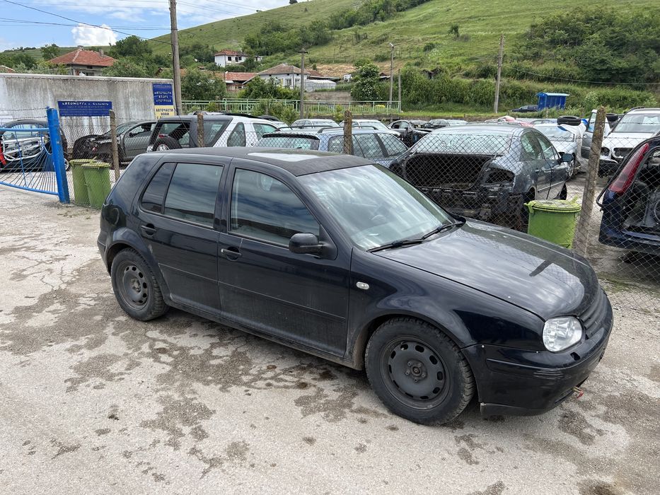 Vw golf 4 2.3 v5  150 кс