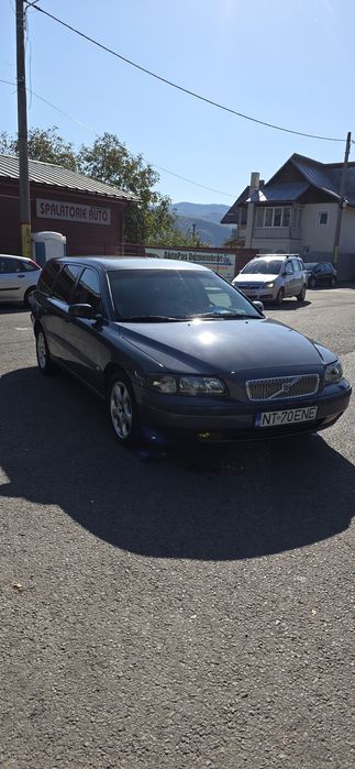 Vând volvo v70 2.4D scimb cu 4x4