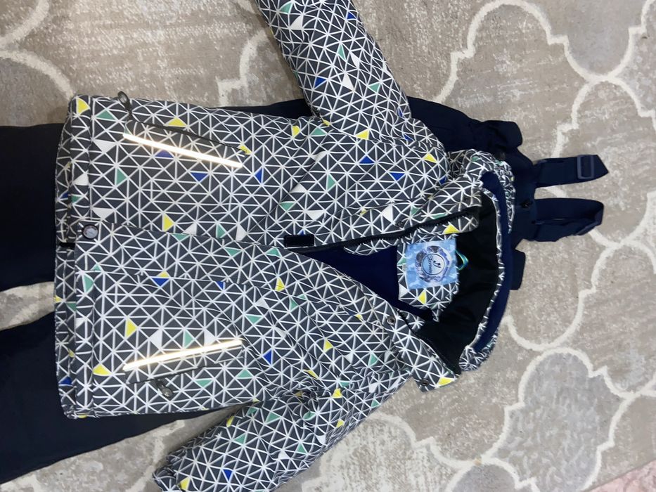 Продам детский зимний комплект (куртка + штаны)