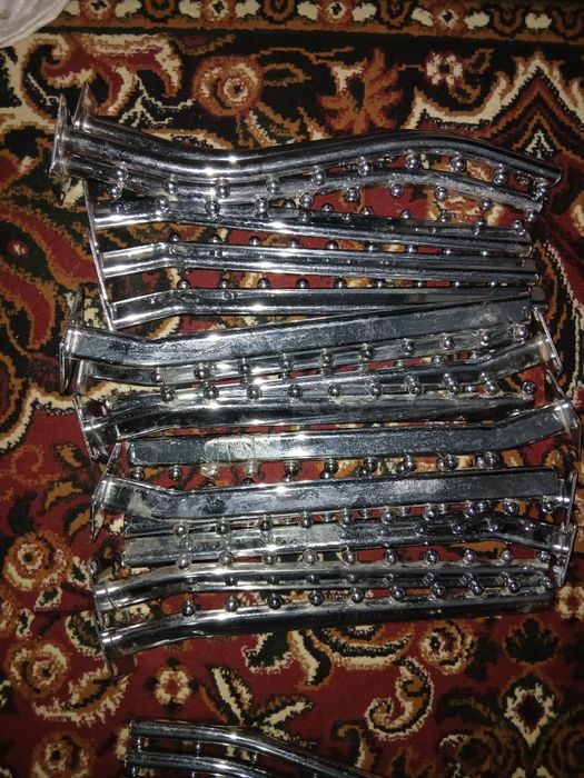 Продам. Вешалки настеные