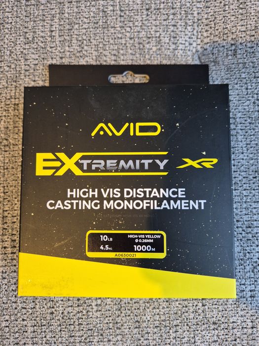Vând 4 role de fir Avid High Vis Yellow Distance