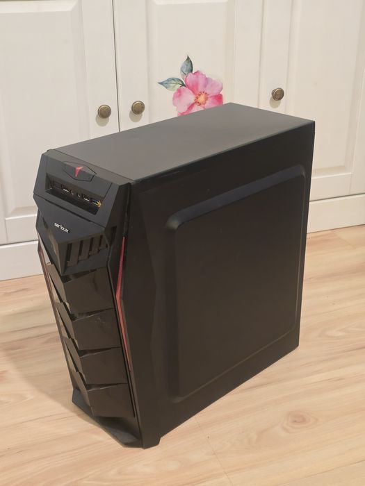 Sistem PC i3-8100, RX 560, 8GB RAM DDR4
