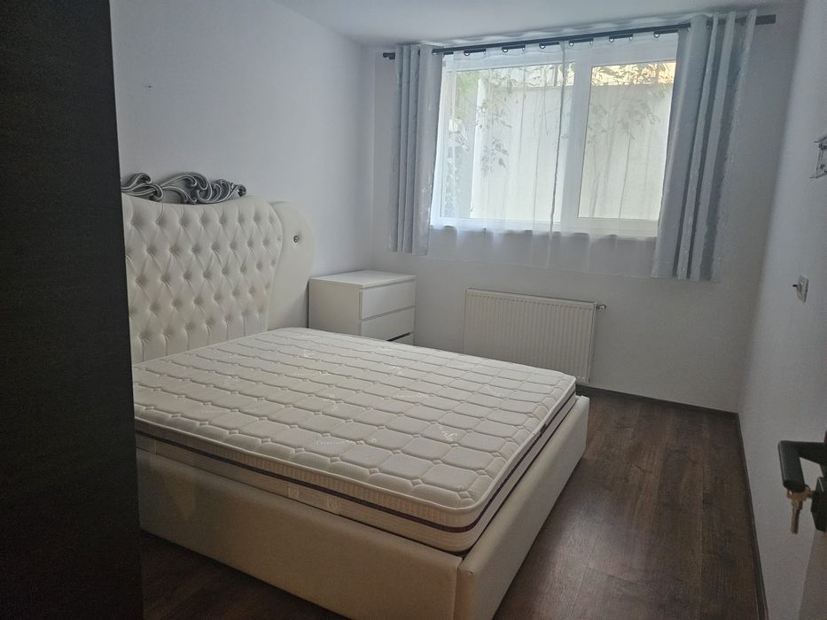 Vând 2 camere + curte proprie, Vitan/ Nerva/Timpuri Noi/Mihai Bravu
