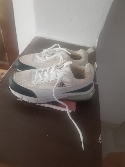 Adidași de dama purtați o singura data