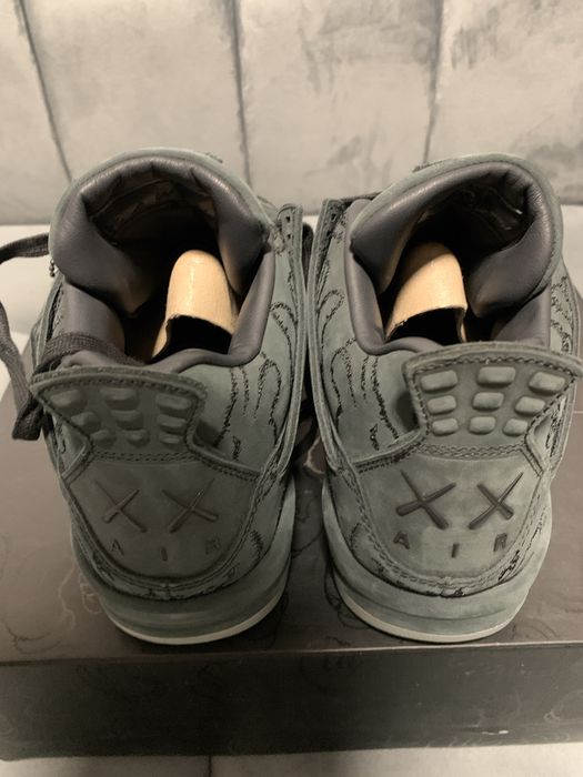 Jordan 4 Retro kaws black