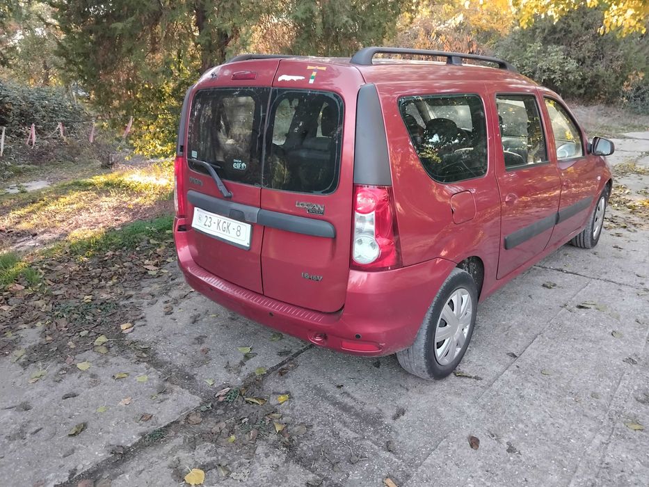 Dacia  Logan 1.6   7места