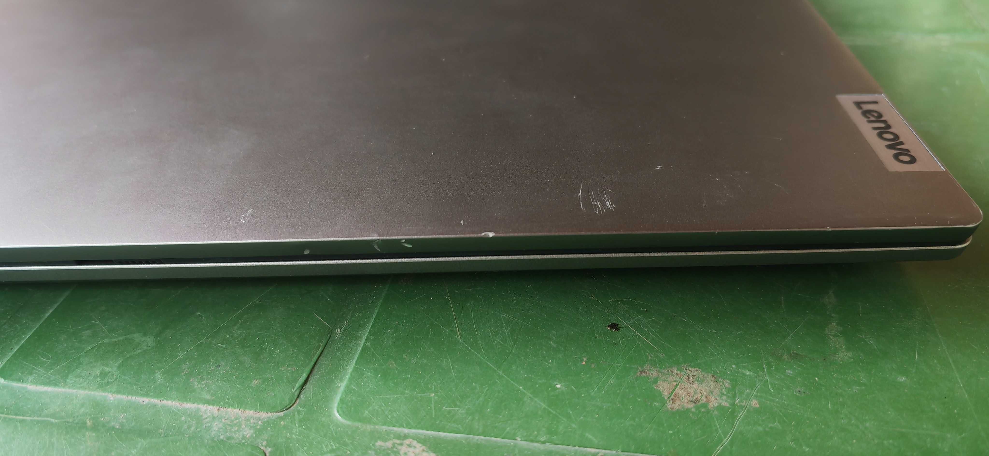Лаптоп Lenovo ThinkBook 14 с 6-ядрен Ryzen 5 5500U 14" FHD, 256/8 GB