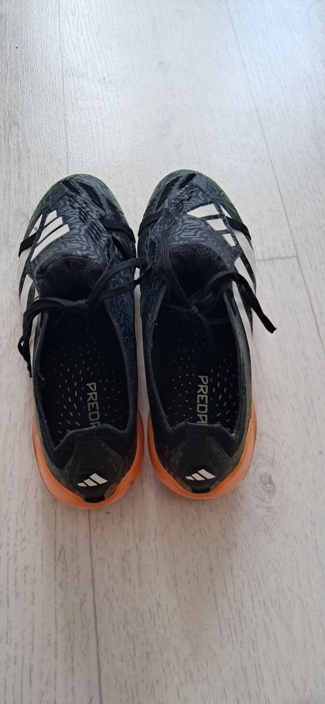 Бутсы Adidas Predator 43 размер — состояние отличное, срочно продаю!!