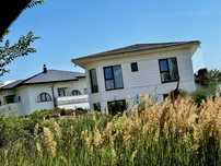 Otopeni  !! Casa + Curte + Parcare