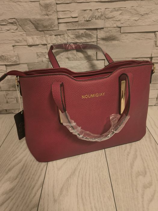 Poșetă nouă superbă