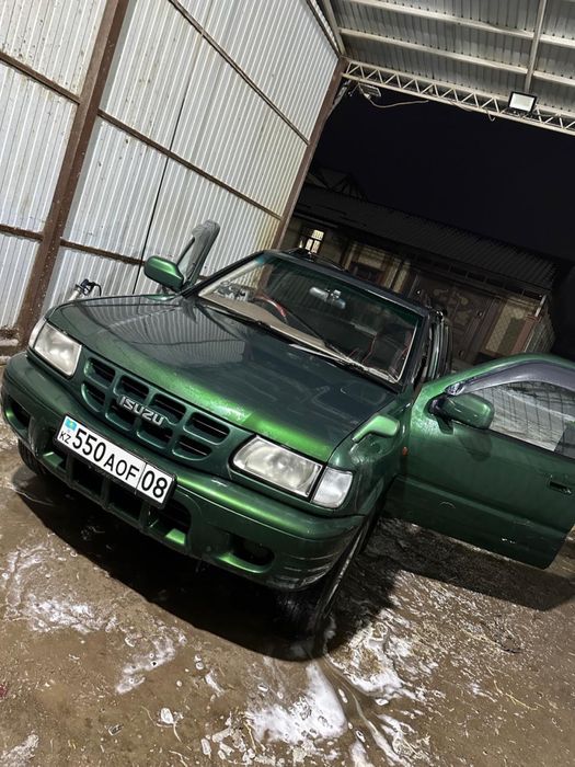 Срочно продам исузу визард