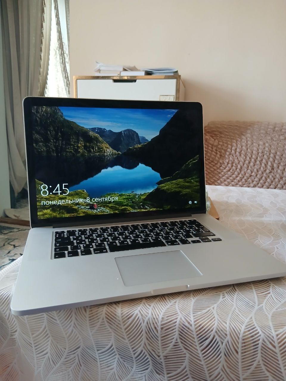 Macbook pro mid 15 i7-16-512