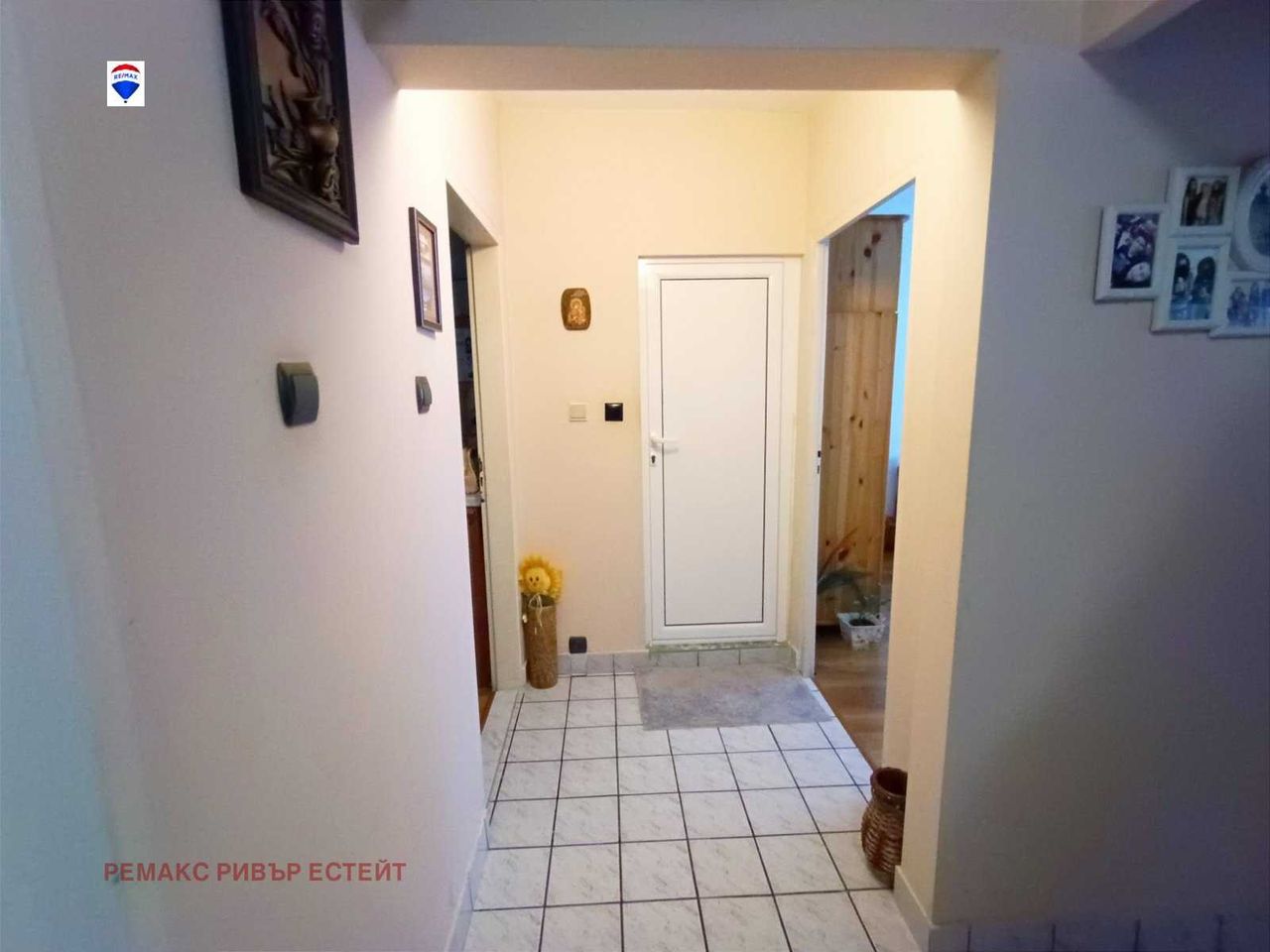 Продава се Тристаен апартамент в Русе, Дружба 3 - 78 кв.м за 1256 €/кв.м - Снимка #12