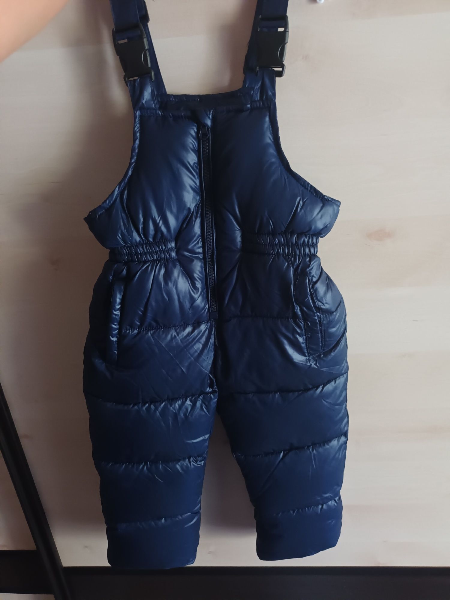 Зимний комбинезон фирма Moncler