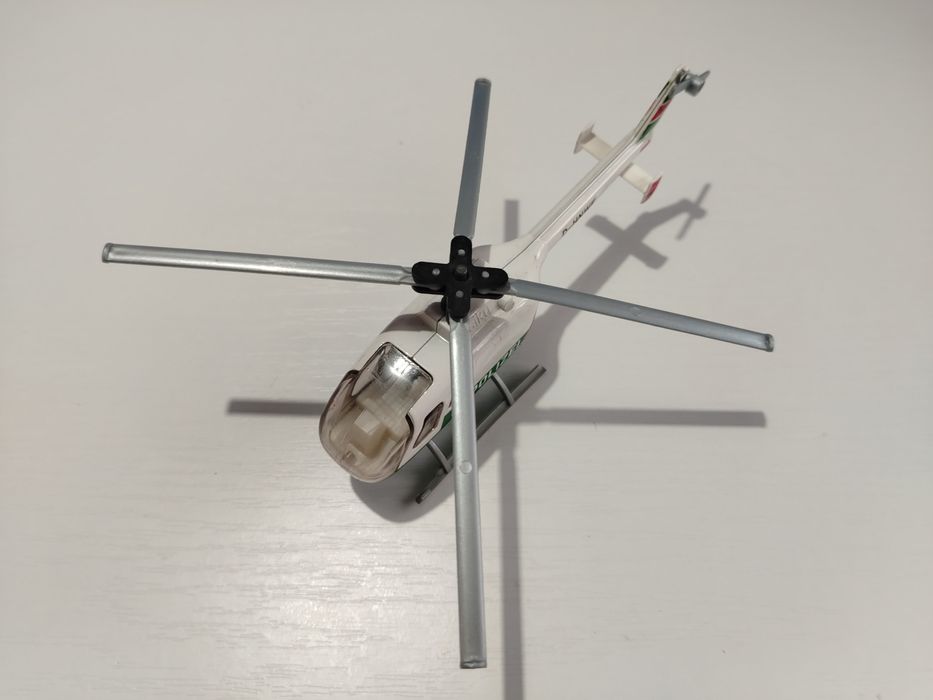 Elicopter și tramvaie marca Siku