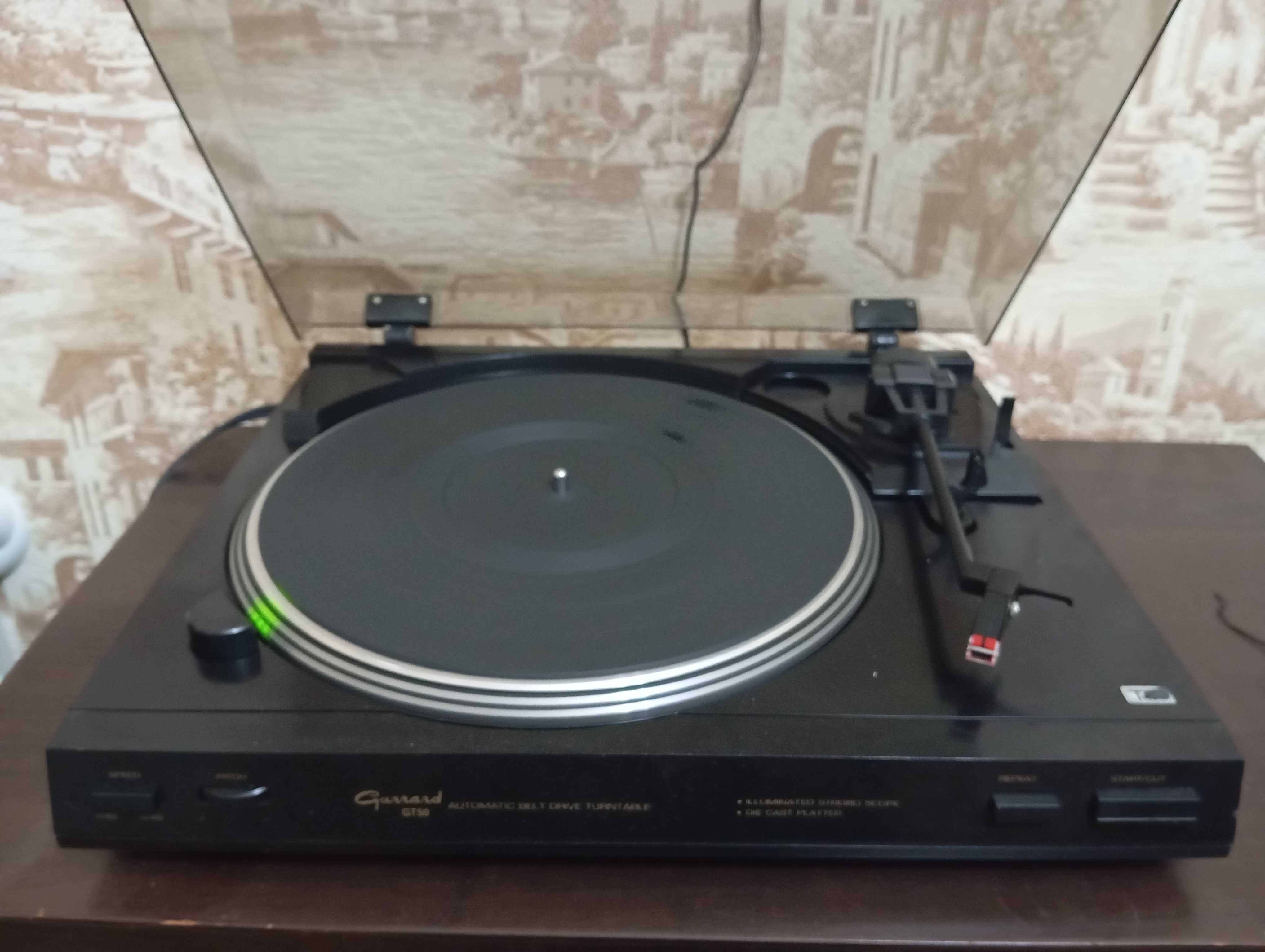 Продам проигрыватель винил дисков GARRARD model GT-50.