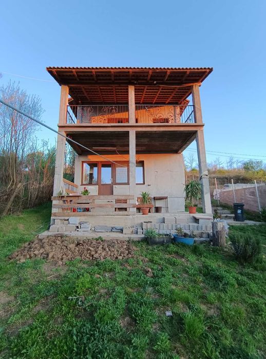 Casa de vanzare Podari