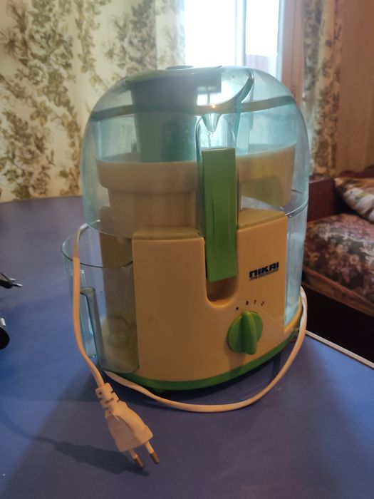 Продам соковыжималку в рабочем состоянии! За ненадобностью!