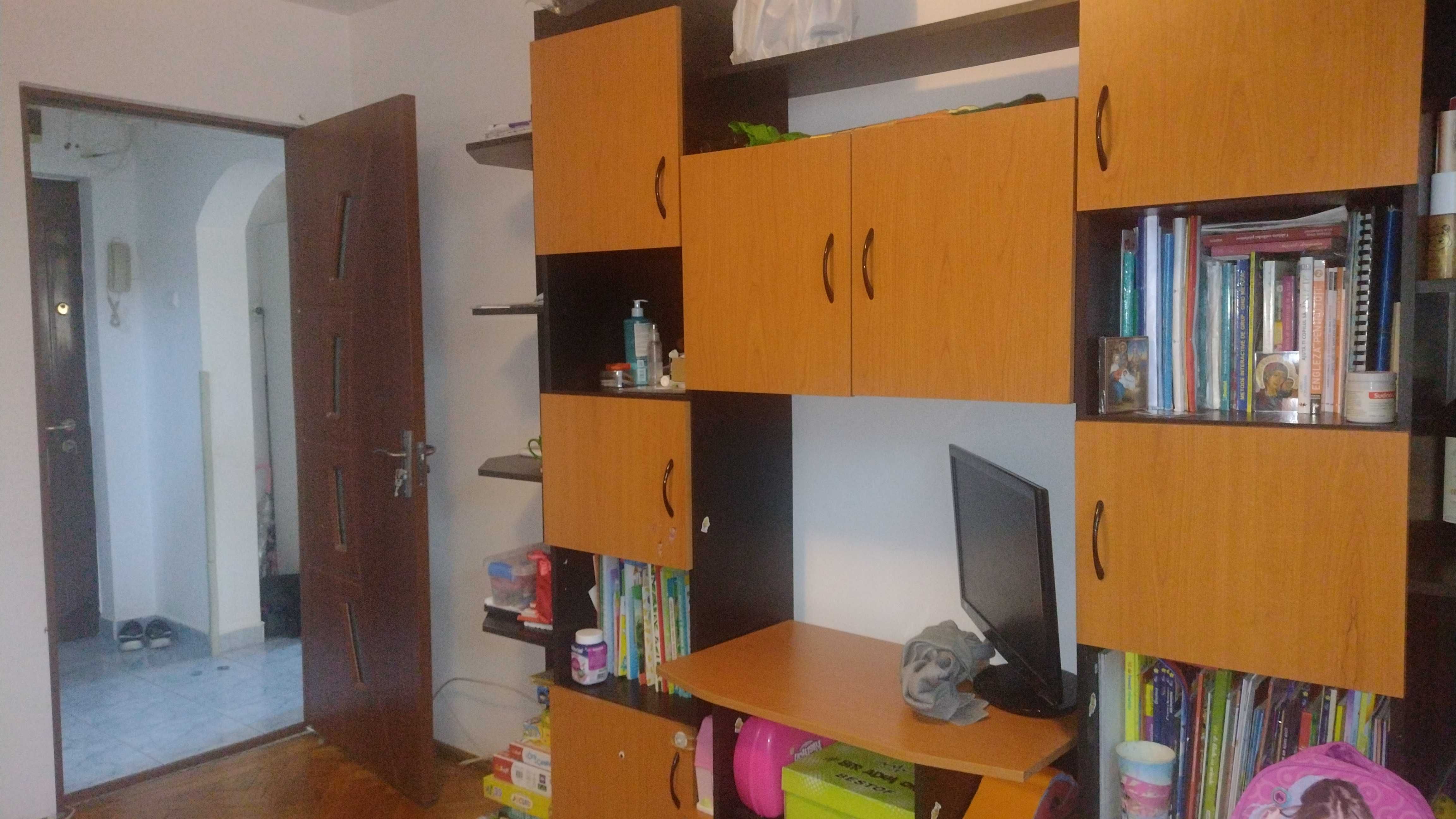 Vând apartament cu 2 camere sau dau la schimb cu unul cu 3 camere