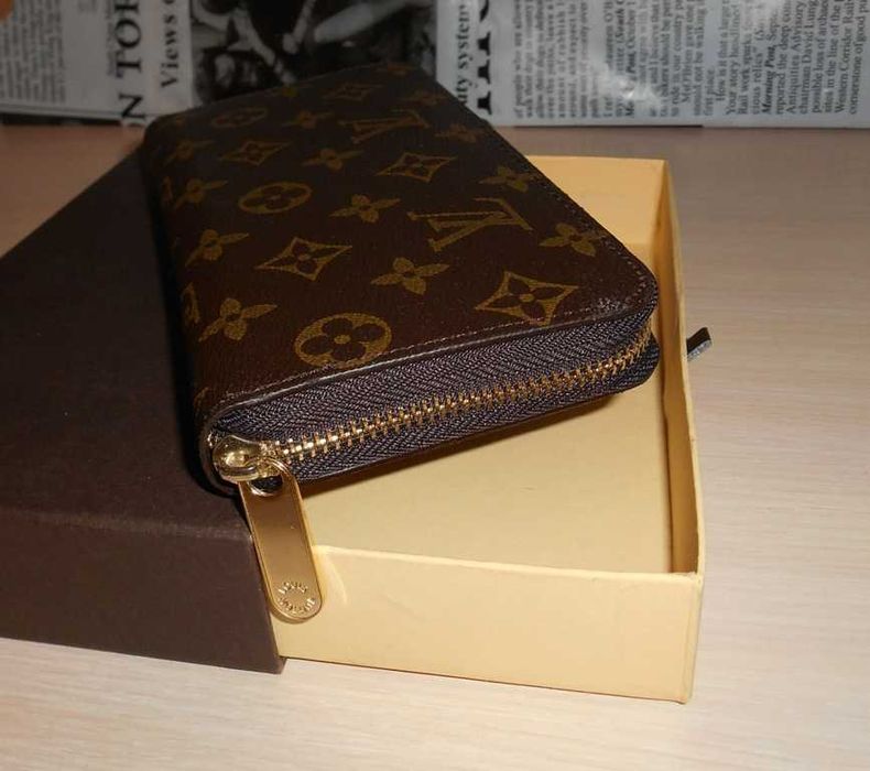 În stoc Portofel Louis Vuitton piele naturală
