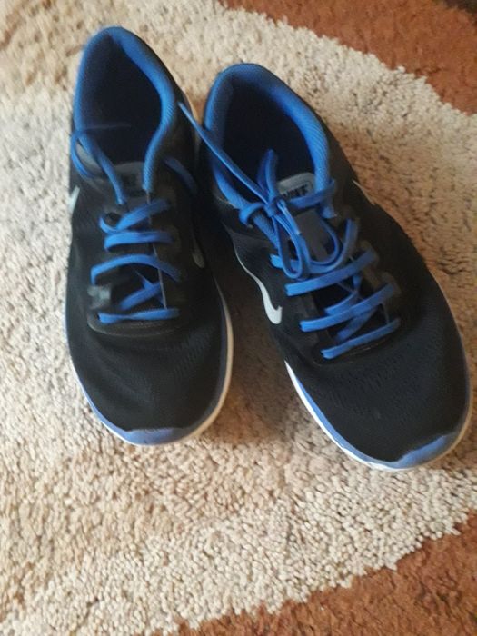 Adidas nike de vară