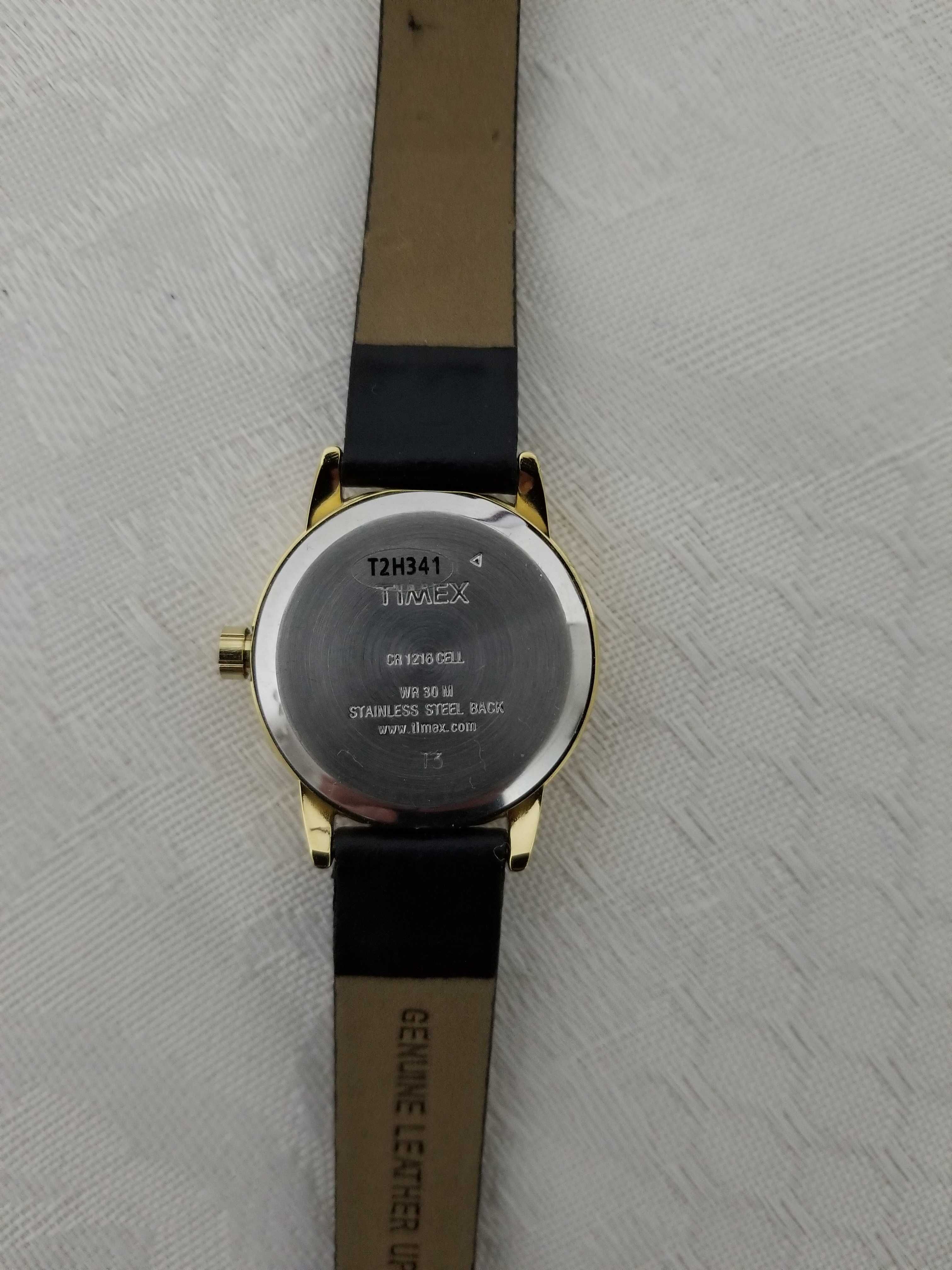 Нов часовник дамски Timex Indiglo T2H341 , златисто, черна каишка
