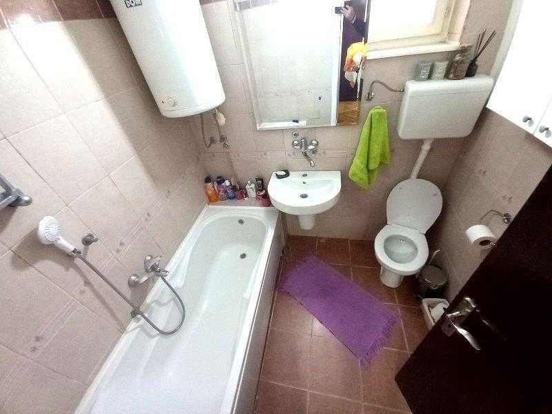 Дава се под наем Тристаен апартамент в Пловдив, Остромила - 81 кв.м за 428.4 € - Снимка #1